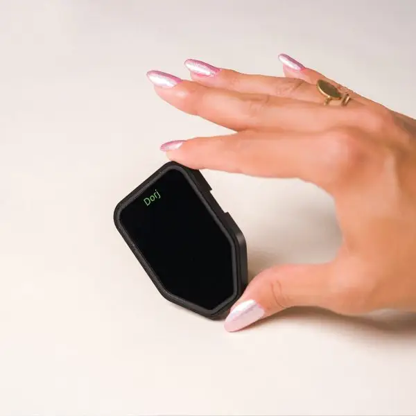 کیف پول سخت‌افزاری درج T برگرفته از Trezor T- ارسال فوری و رایگان - Image 3